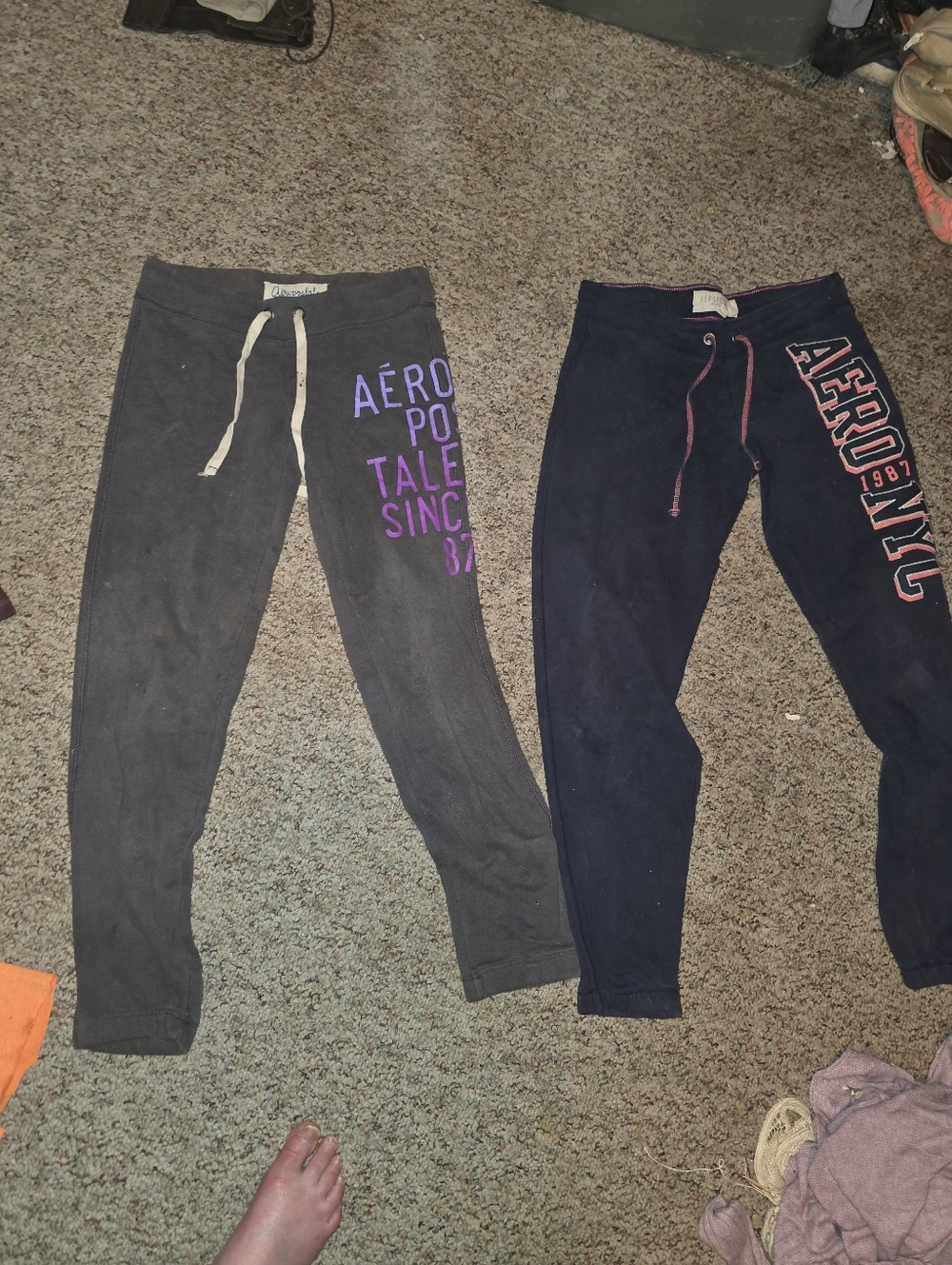 2 Aeropostale Girls Black Jogger Pants with Purple and Coral Logo - Picture 11 of 11